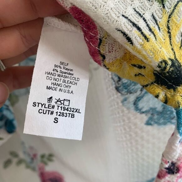 White Birch Floral Front Tie Waffle Print Top - Picture 5 of 5